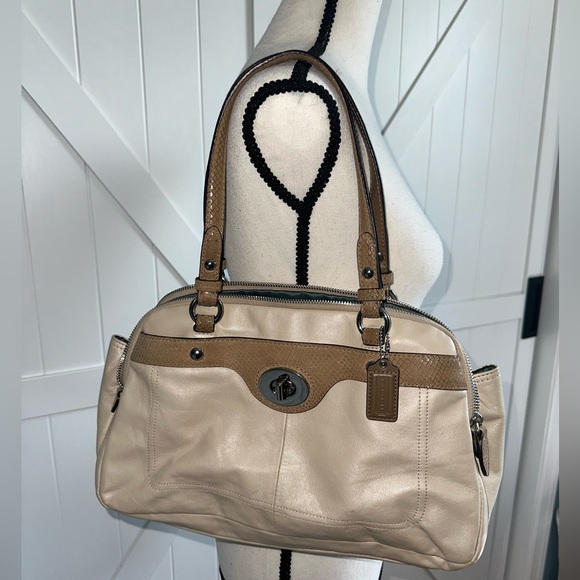 Coach Handbags - Coach Penelope Ivory Metallic Leather Satchel Tan Trim Shoulder Bag Purse F16529